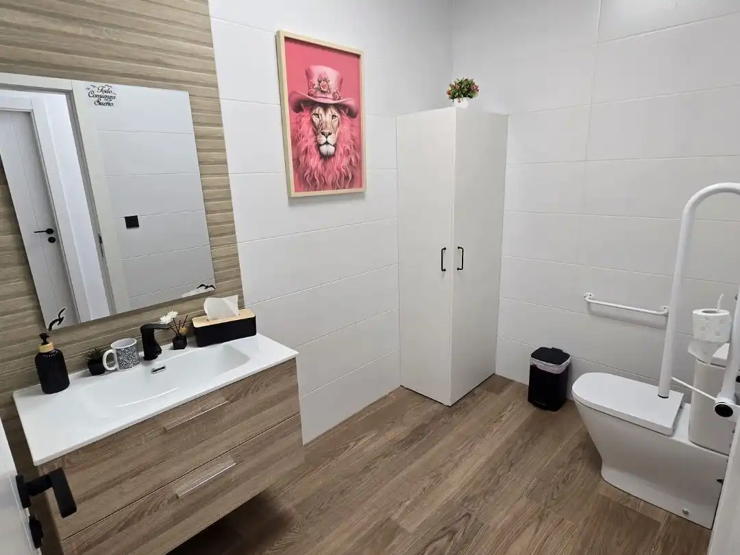 Bathroom of Office for rent in Almería