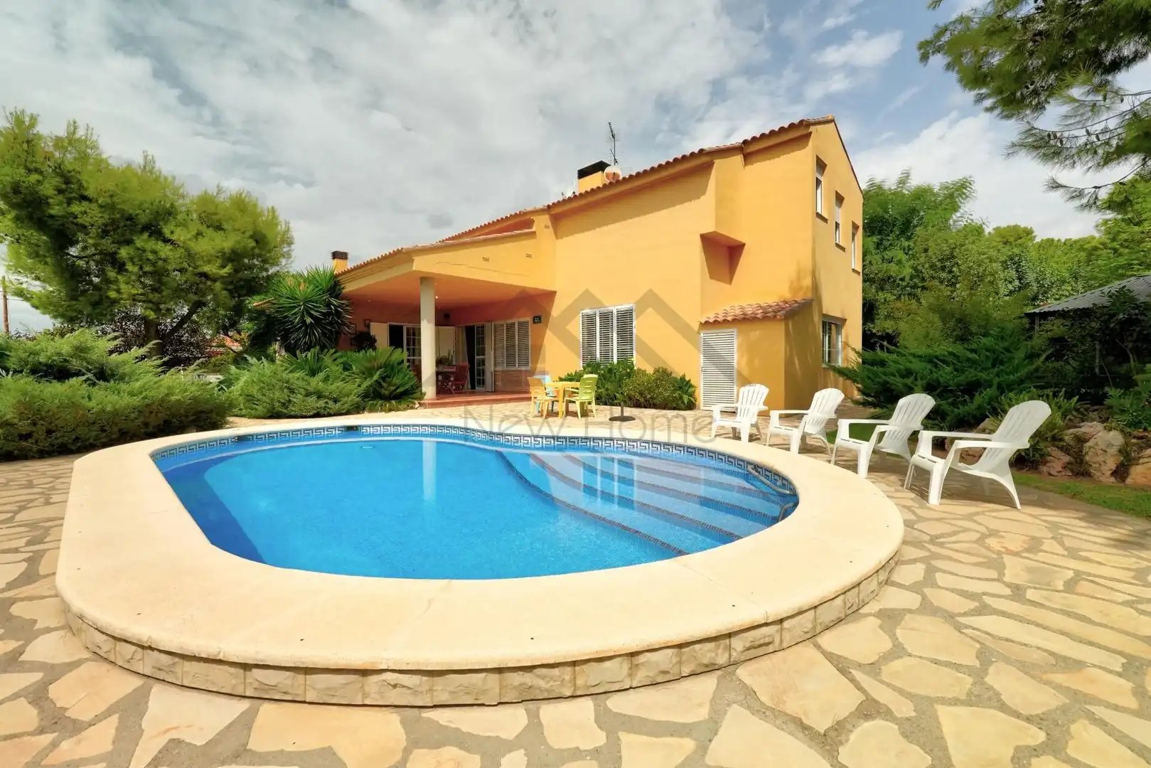 Exterior view of Houses for sale in La Pobla de Vallbona  with Heating, Private garden and Terrace