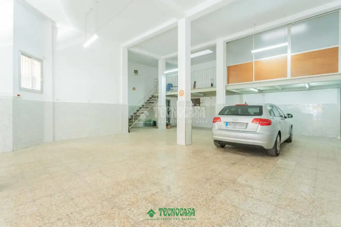 Local comercial en venda a C. Cardenal Herrera Oria, imagen 2
