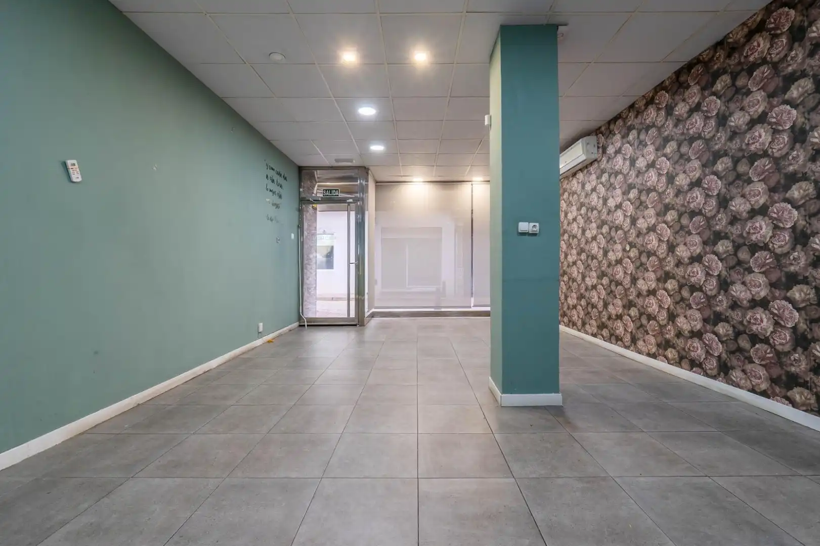 Local en venta en Armilla con Aire acondicionado