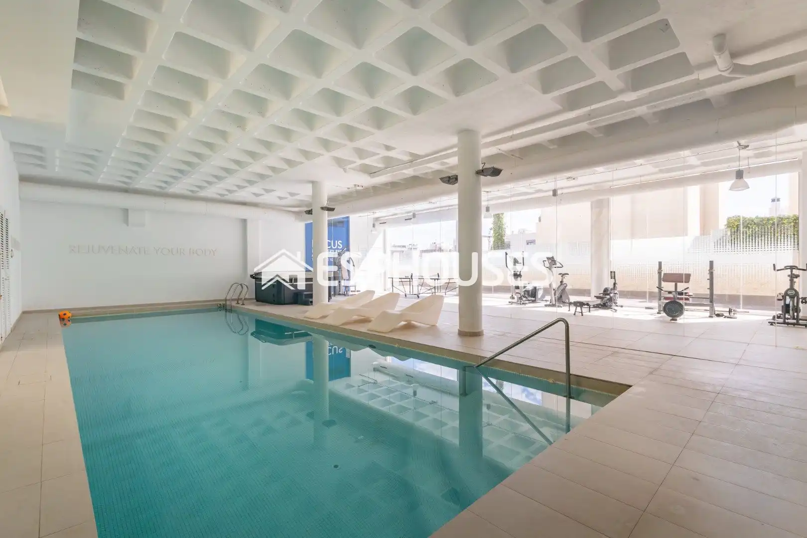 Piscina de Planta baixa en venda en Guardamar del Segura amb Aire condicionat, Terrassa i Moblat
