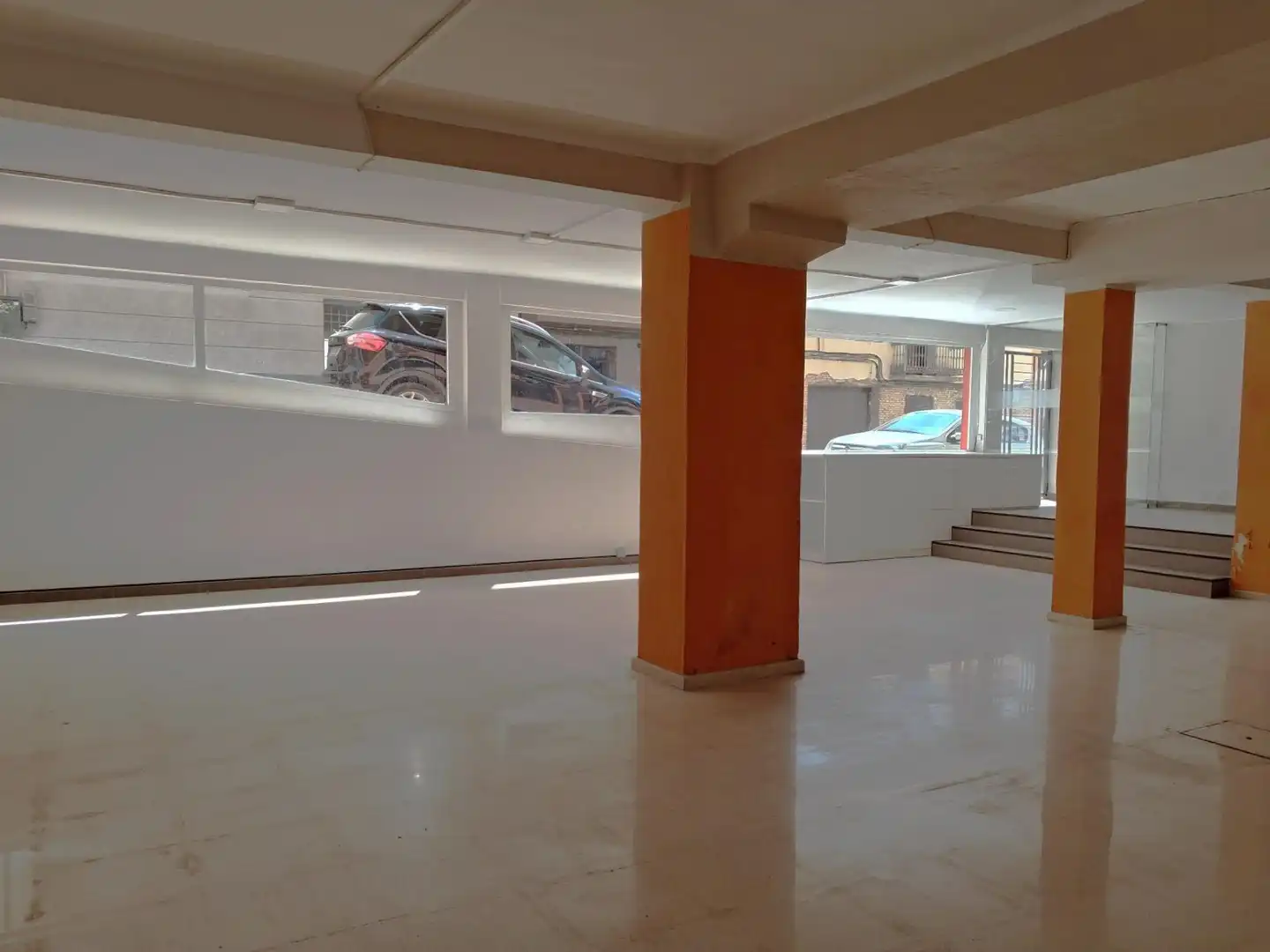 Gewerbefläche zum Verkauf in Avenida GENERAL PEREYRA 21, imagen 2