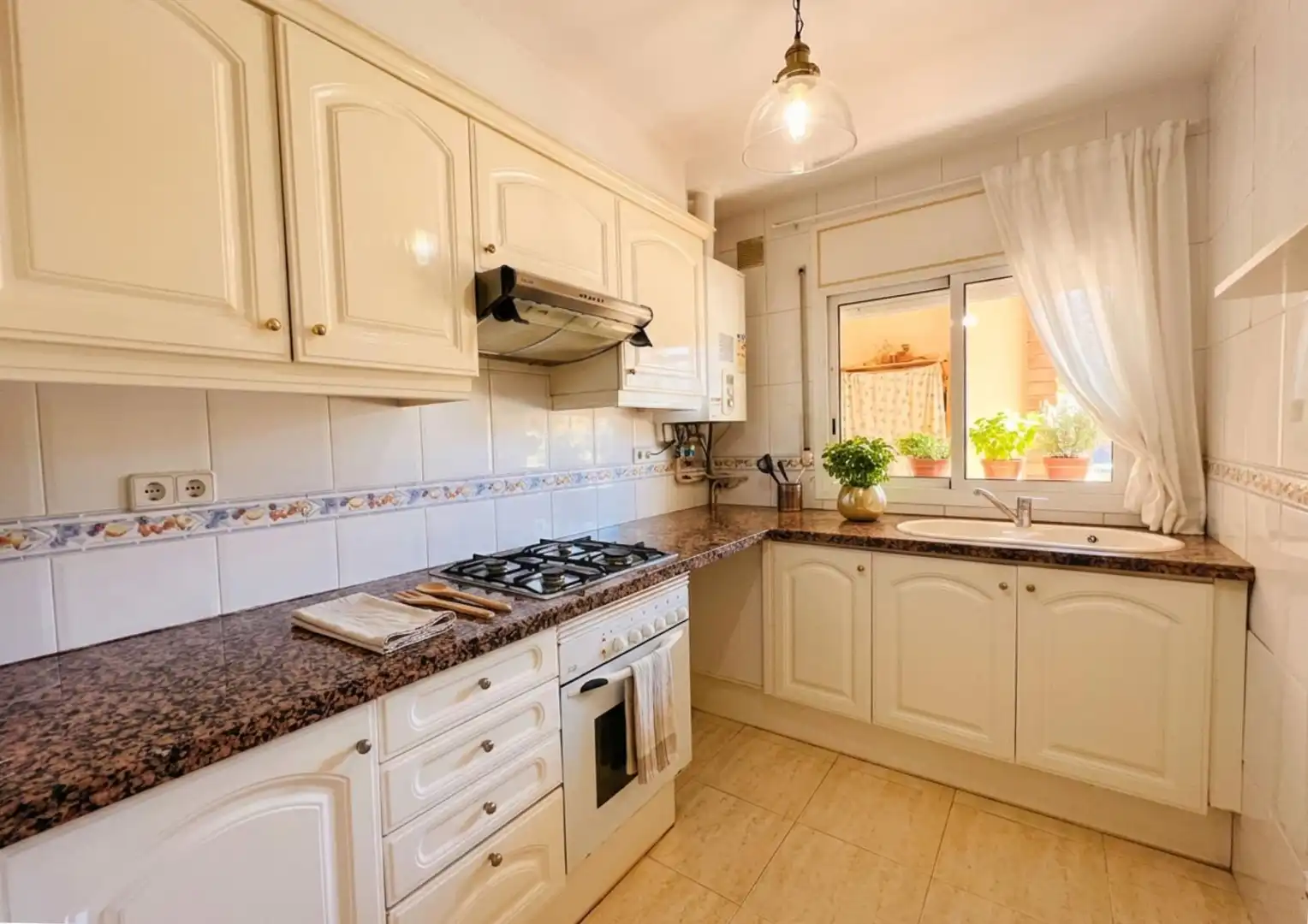 Cocina de Planta baja en venta en Palamós con Aire acondicionado, Calefacción y Terraza