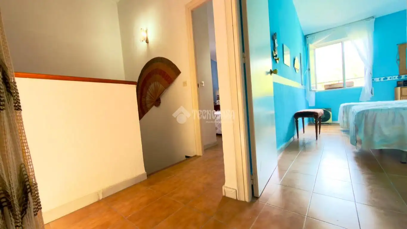 Casa adosada en venda en Los Barrios amb Terrassa, Traster i Balcó