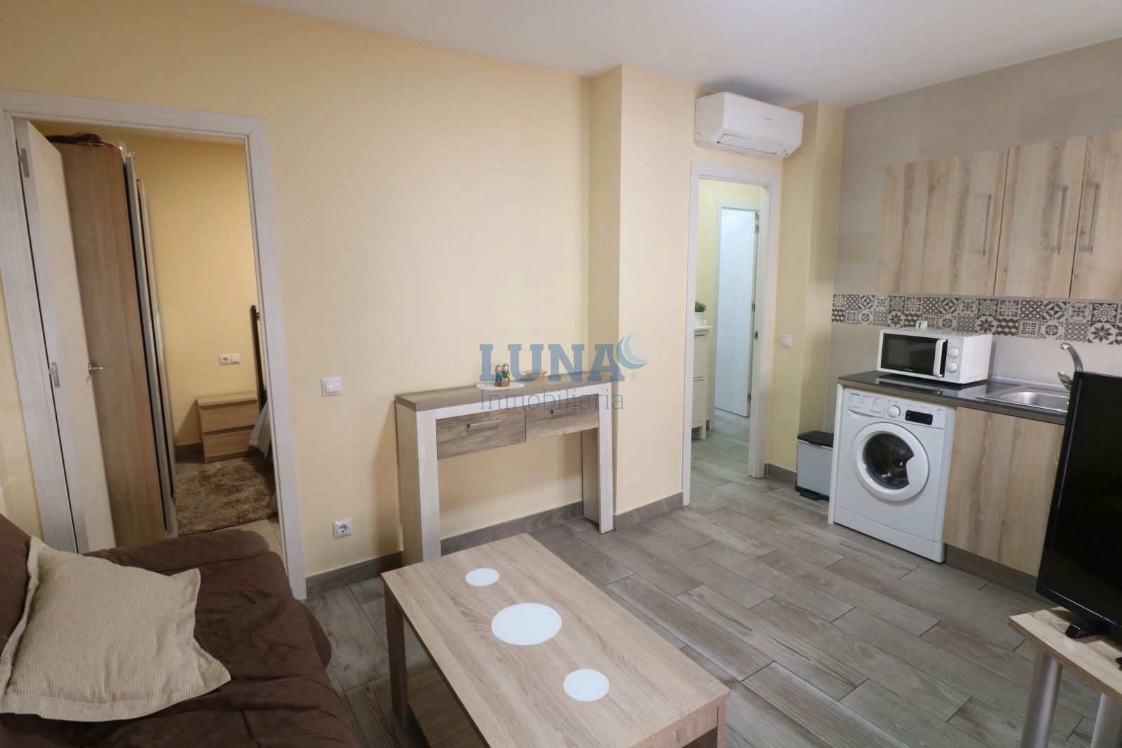 Living room of Flat to rent in Getafe  with Air Conditioner, Heating and Furnished
