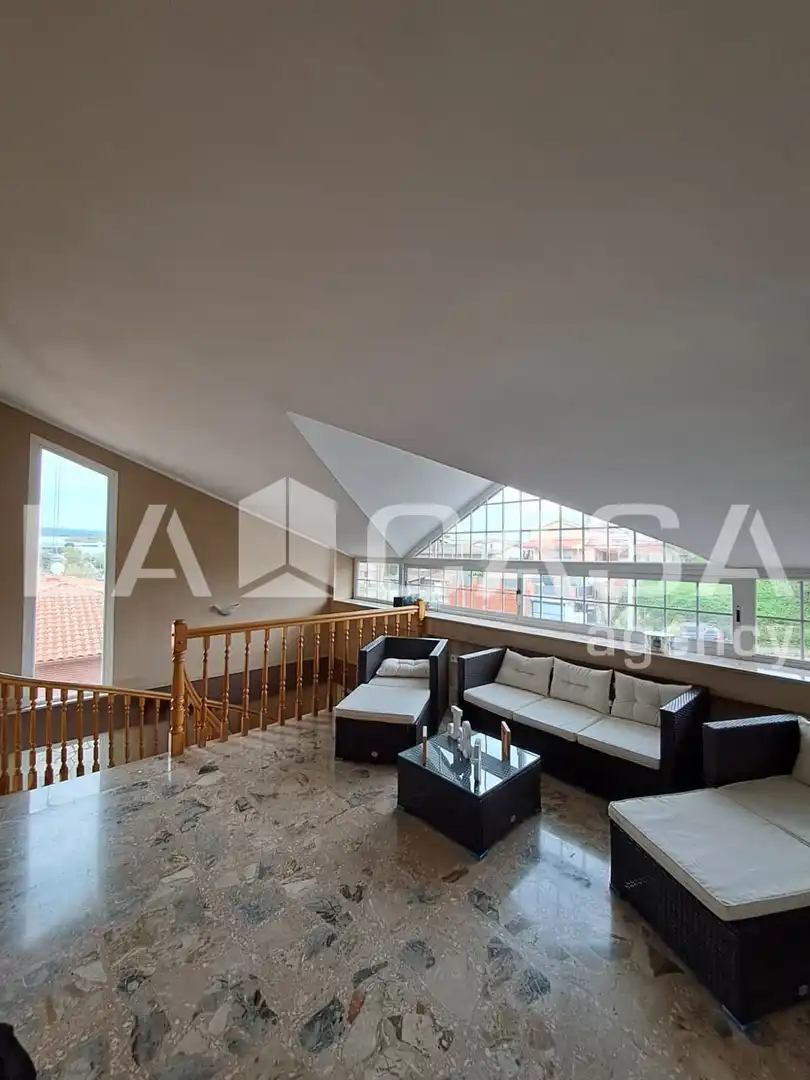 Sala d'estar de Casa o xalet en venda en Terrassa amb Terrassa i Piscina