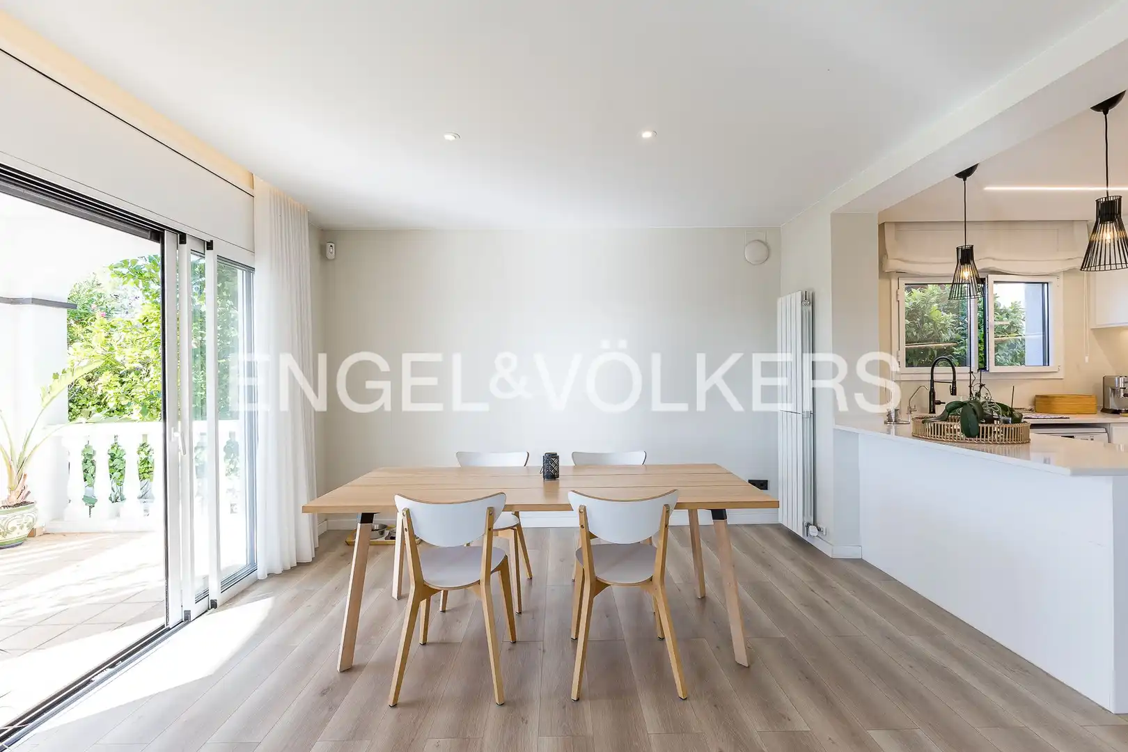 Dining room of Houses for sale in El Vendrell  with Heating, Private garden and Parquet flooring