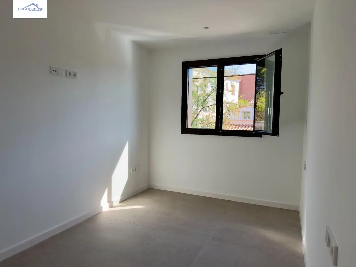 Bedroom of Flat for rent in Alella  with Heating and Community pool