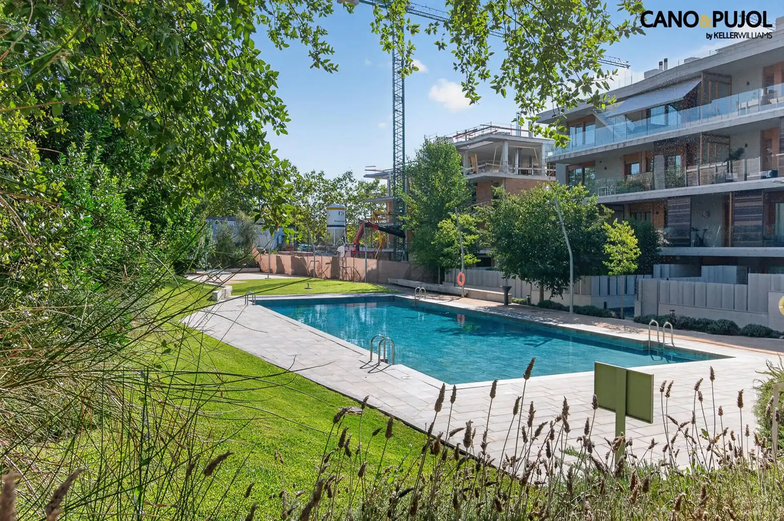 Piso con terraza en venta en josep tarradellas