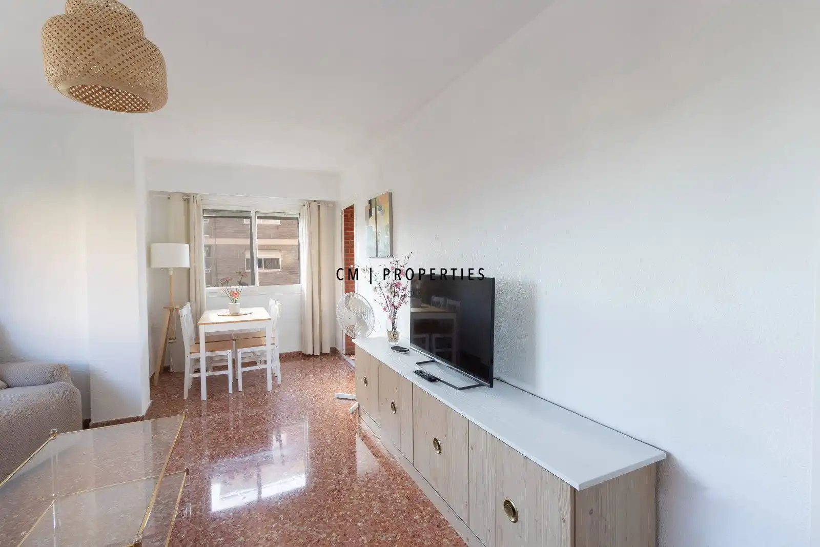Wohnzimmer von Wohnung zur Miete in Quatre Carreres