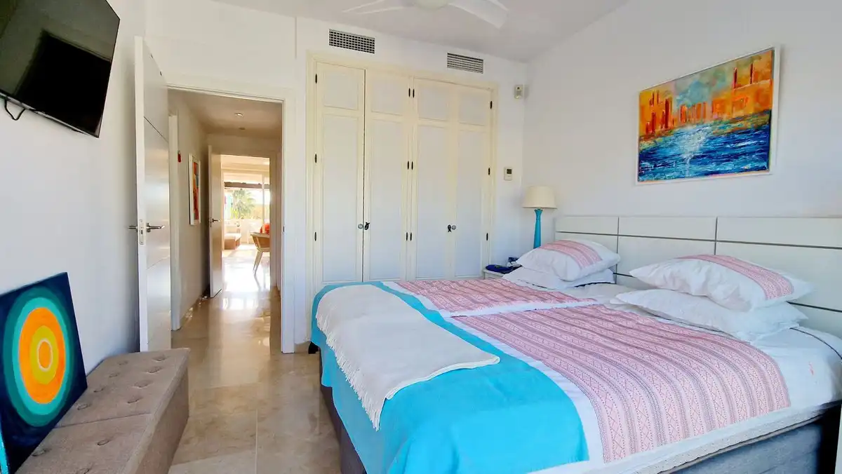 Dormitori de Àtic en venda en Marbella amb Aire condicionat, Terrassa i Moblat