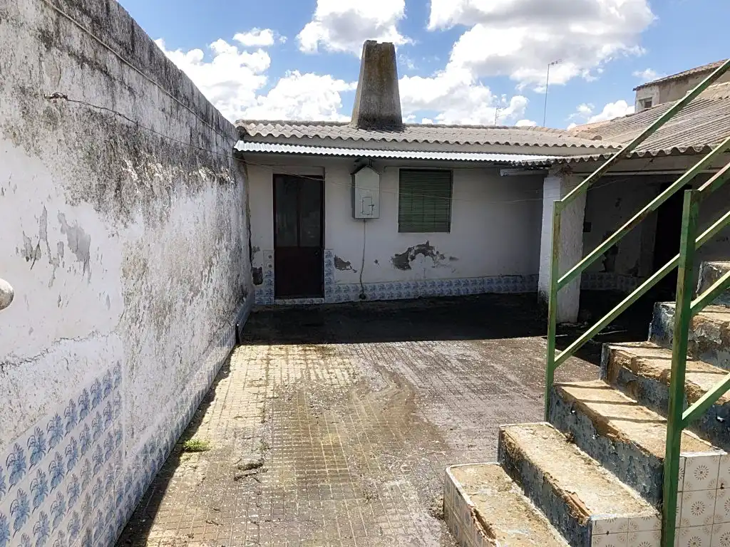 Vista exterior de Casa adosada en venta en Malpartida de la Serena