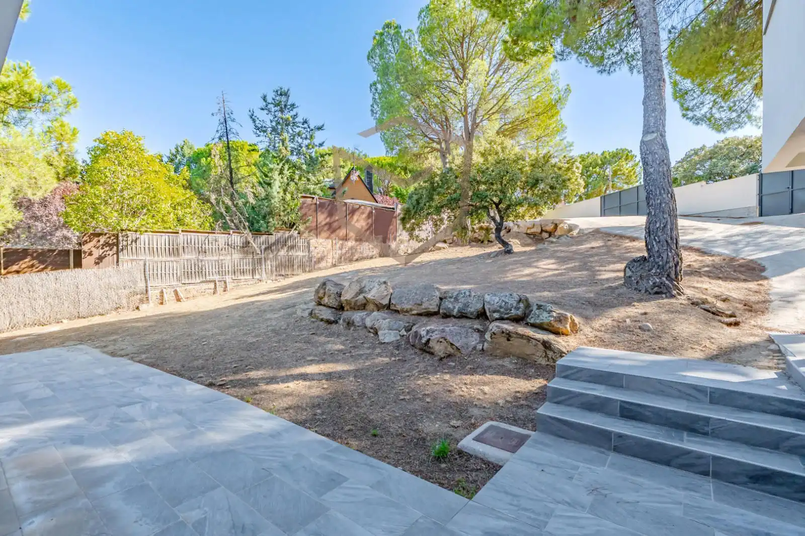 Jardí de Casa o xalet en venda en San Martín de Valdeiglesias amb Calefacció, Terrassa i Traster