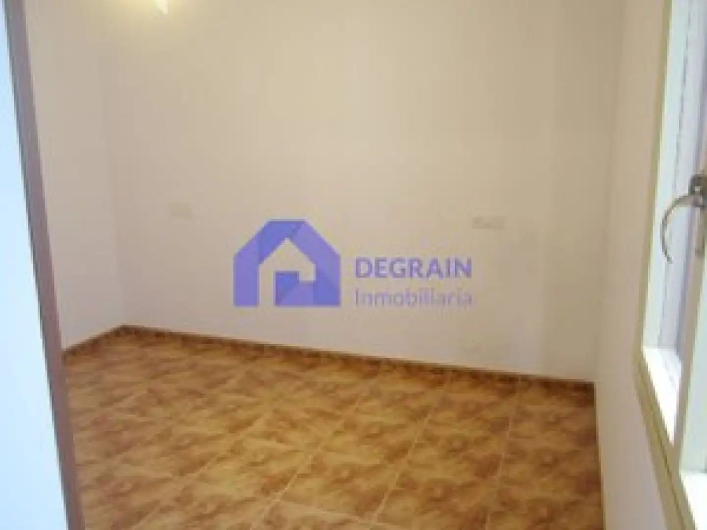 Dormitori de Àtic de lloguer en Oviedo  amb Terrassa i Moblat
