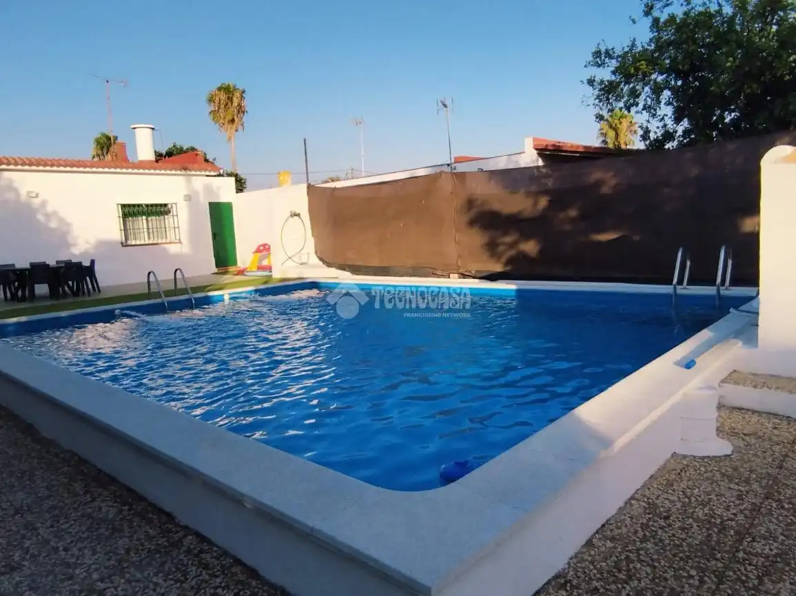 Piscina de Finca rústica en venta en Dos Hermanas