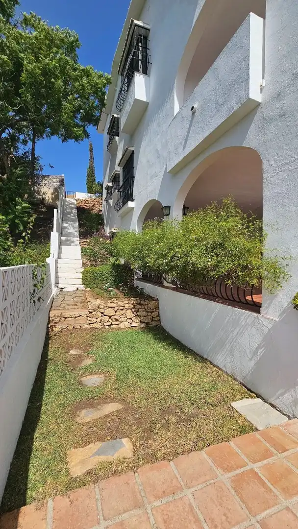 Vista exterior de Casa o chalet en venta en Mijas con Aire acondicionado, Calefacción y Jardín privado
