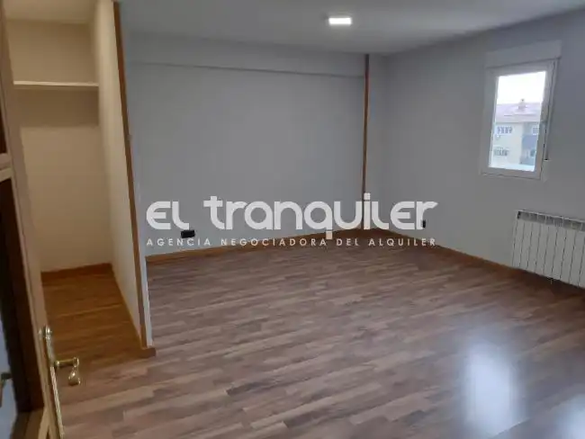 Sala d'estar de Pis en venda en Madrid amb Aire condicionat