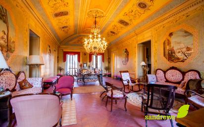 Sala d'estar de Casa o xalet en venda en Cabanes (Girona) amb Terrassa, Piscina i Balcó