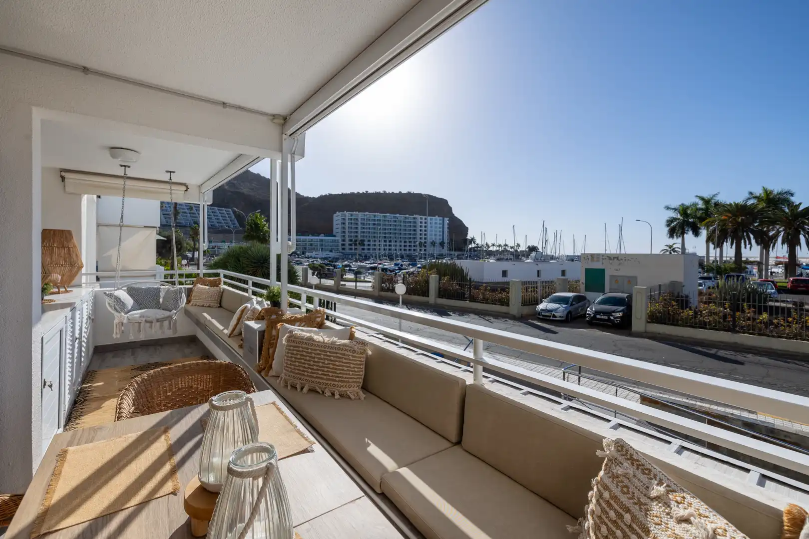 Terrasse von Wohnung zum Verkauf in Mogán mit Klimaanlage, Terrasse und Möbliert