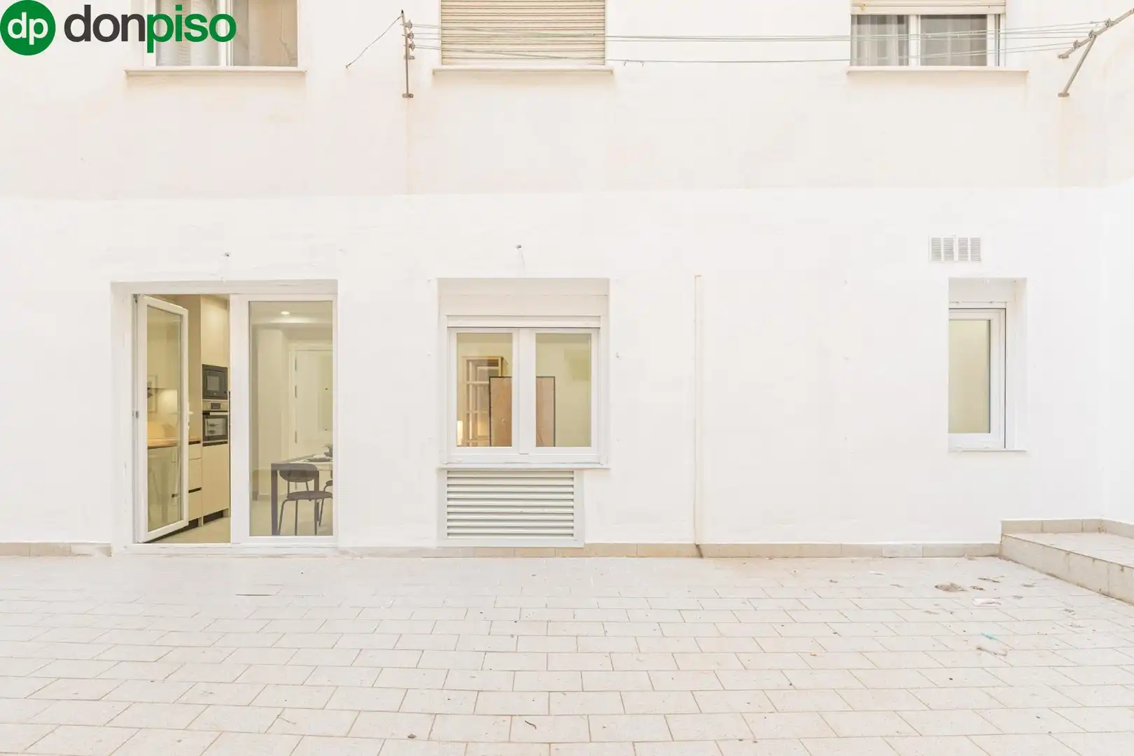 Vista exterior de Oficina en venda en Málaga amb Aire condicionat, Terrassa i Moblat