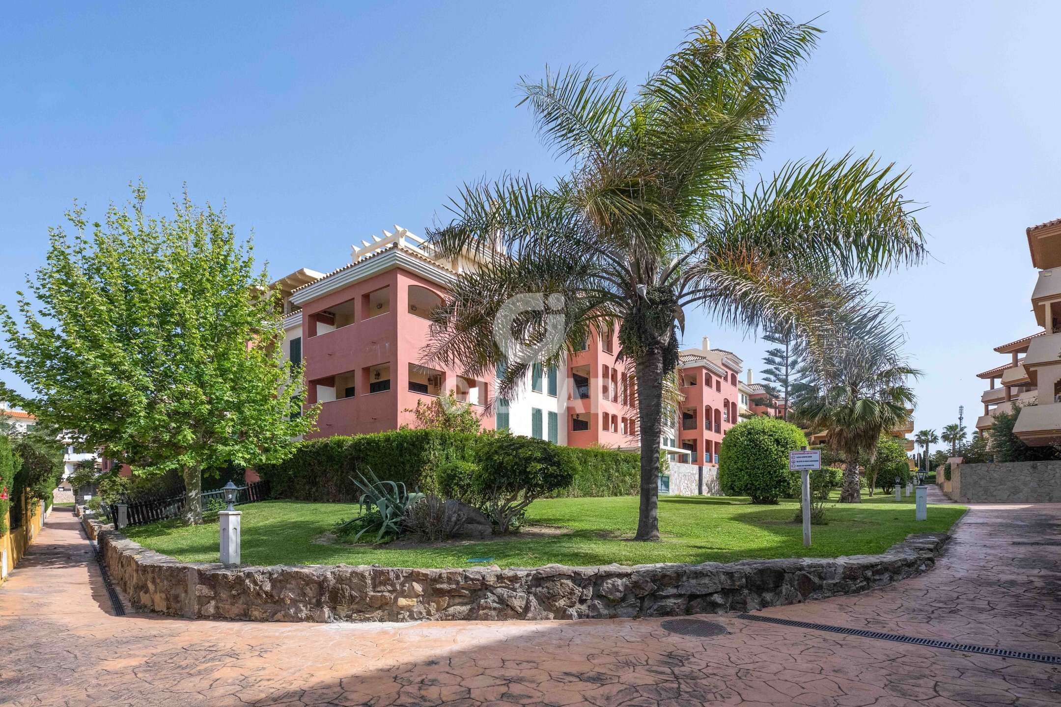 Vista exterior de Planta baixa en venda en Zahara de los Atunes amb Calefacció, Jardí privat i Traster