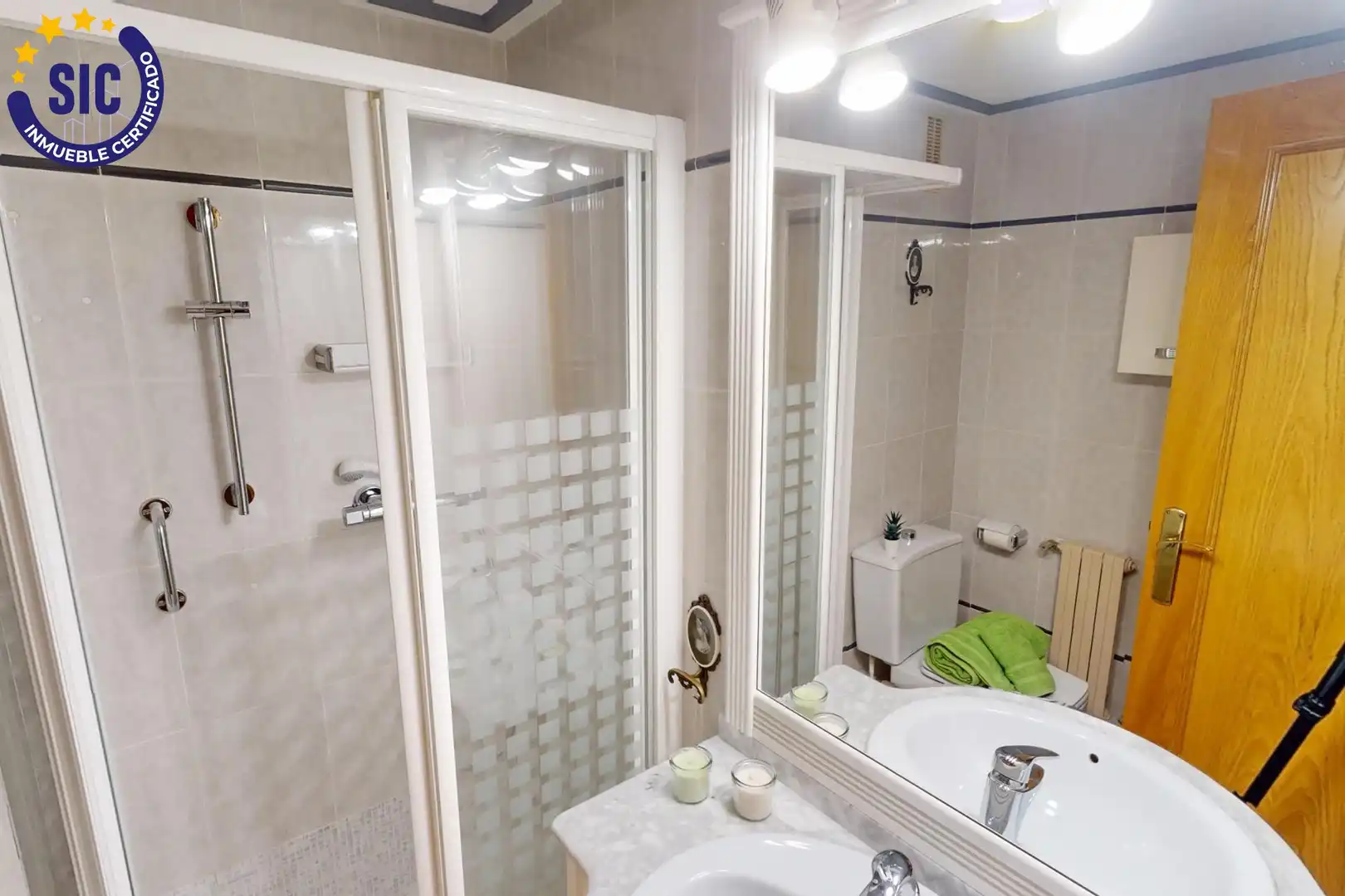 Baño de Piso en venta en Castellón de la Plana / Castelló de la Plana con Calefacción, Trastero y Amueblado