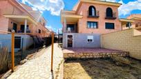 Vista exterior de Casa o xalet en venda en Noez amb Terrassa