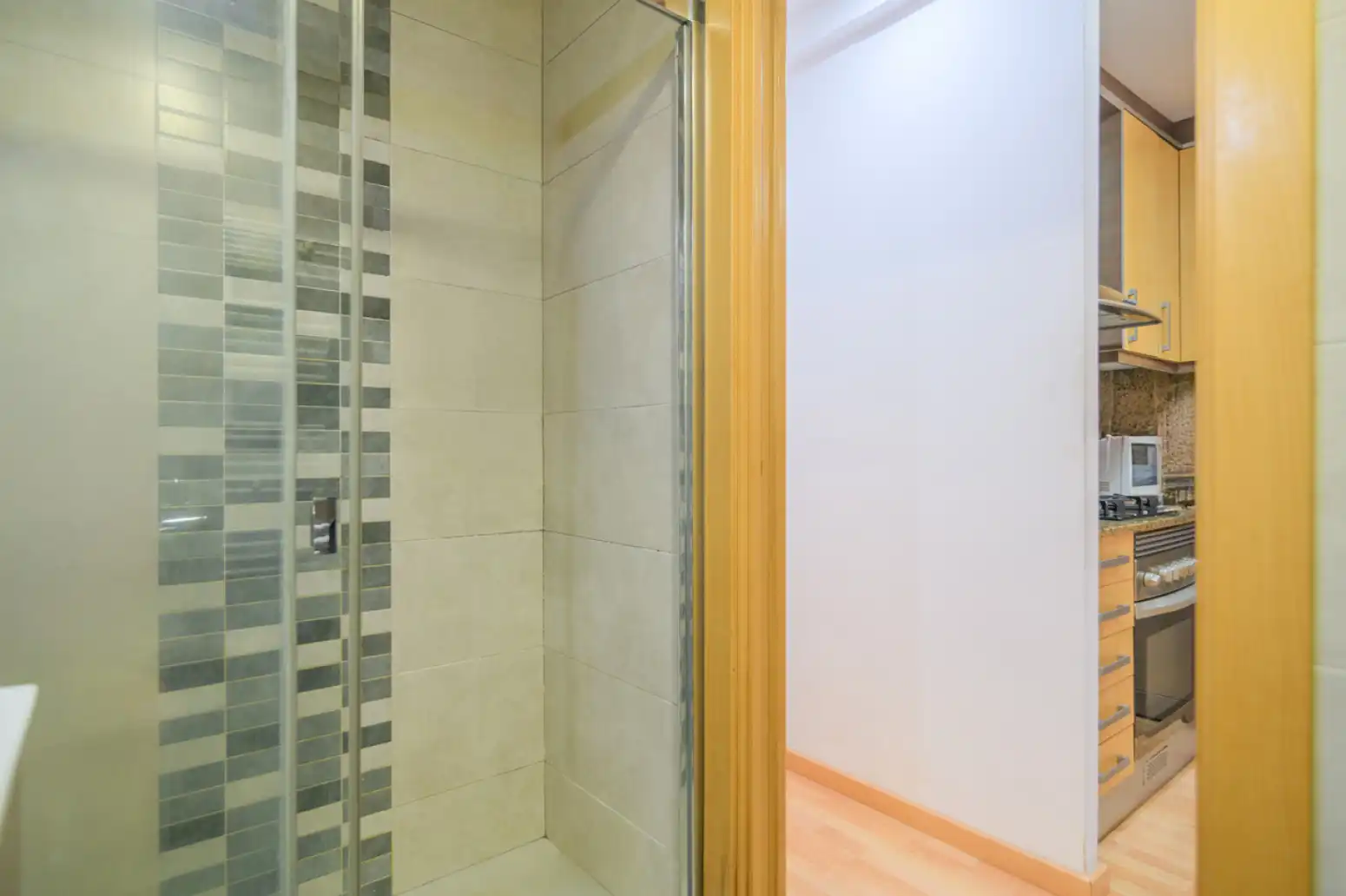 Bathroom of Flat for sale in Sant Boi de Llobregat  with Parquet flooring and Terrace