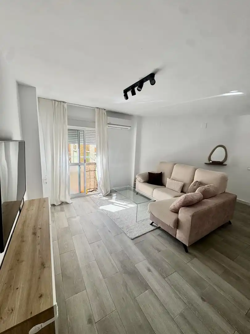 Sala de estar de Piso en venta en Castilleja de la Cuesta con Aire acondicionado y Calefacción