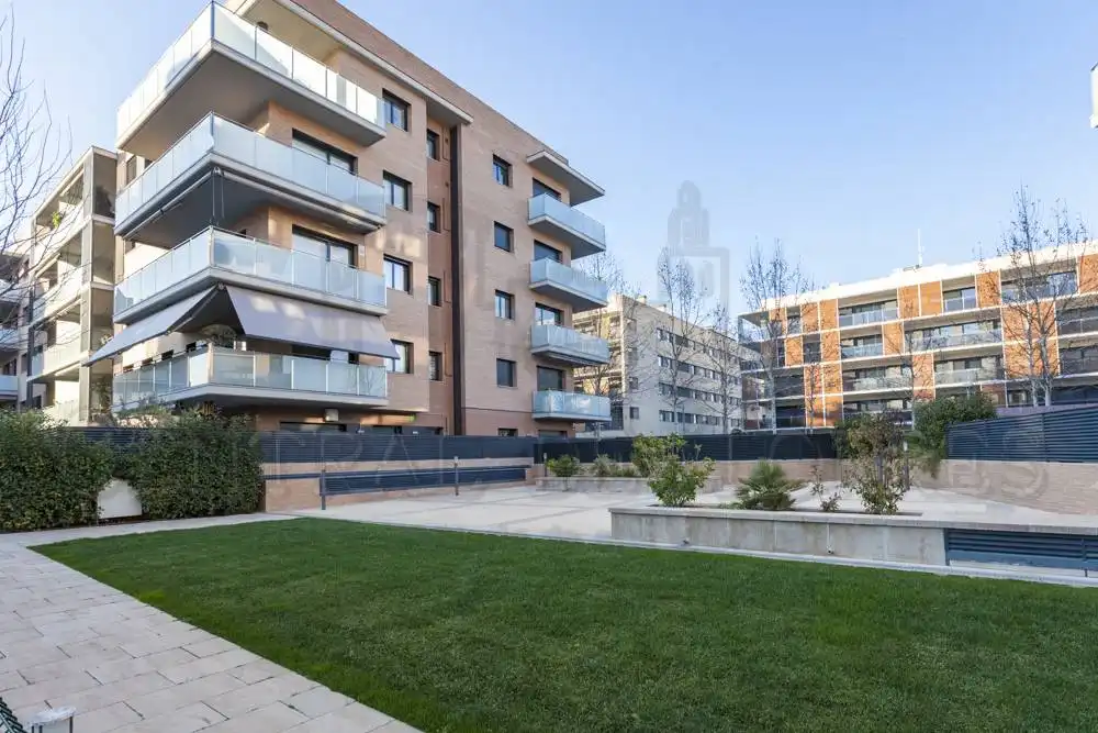 Exterior view of Ground floor for sale in Sant Cugat del Vallès  with Air Conditioner, Heating and Private garden