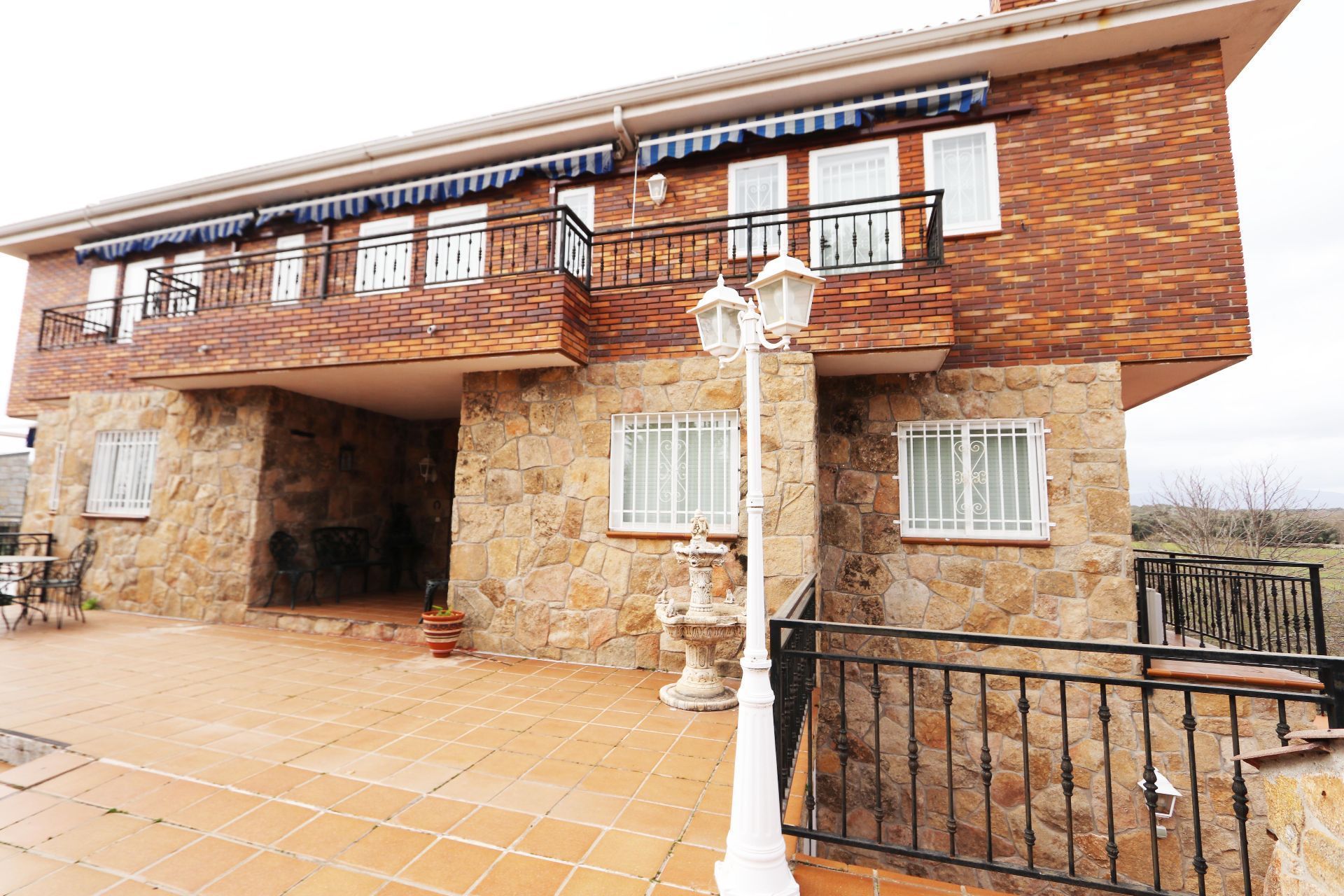Exterior view of Houses for sale in Colmenarejo  with Heating, Terrace and Storage room