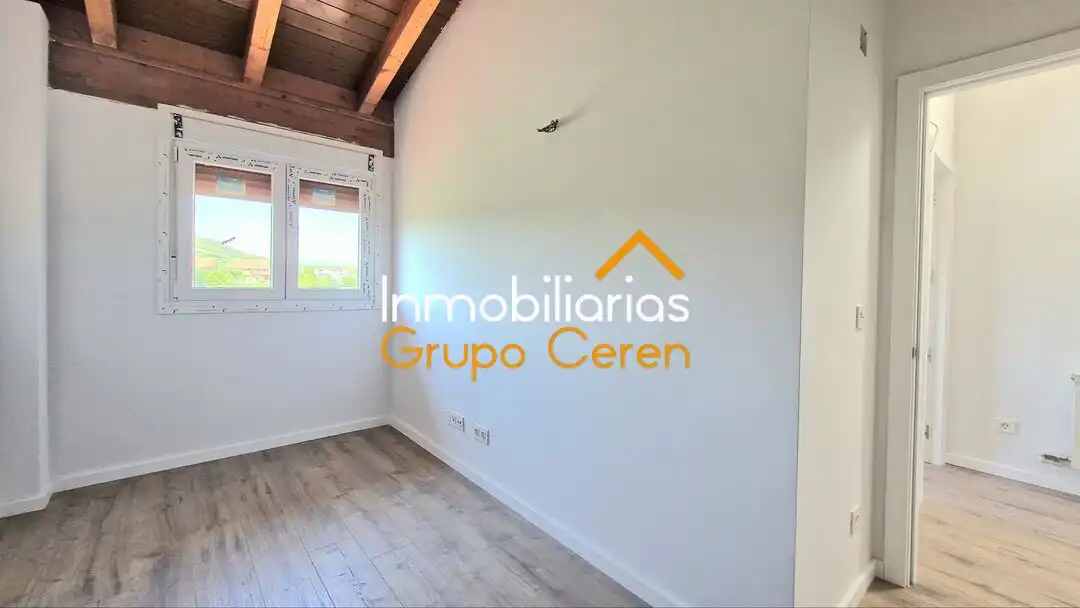 Vista exterior de Casa adosada en venda en Herramélluri amb Calefacció, Jardí privat i Terrassa