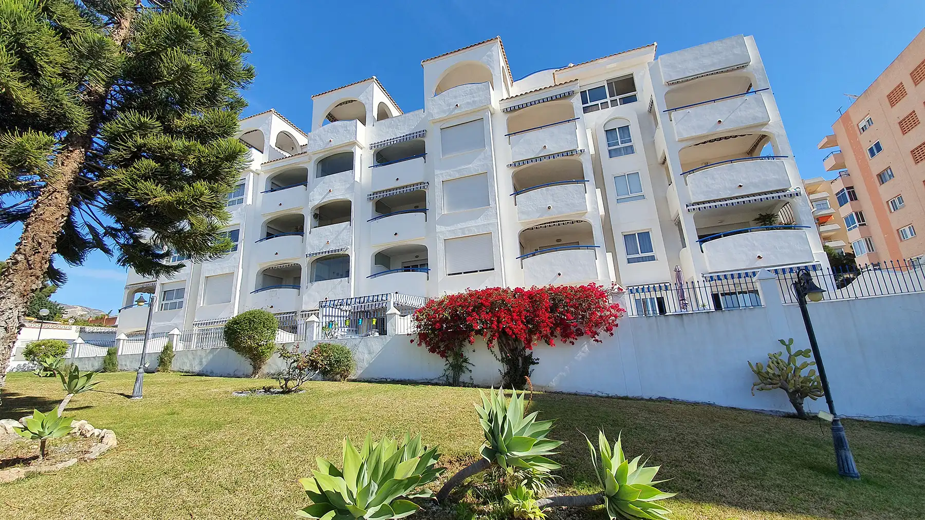 Vista exterior de Piso en venta en Benalmádena con Aire acondicionado, Terraza y Trastero