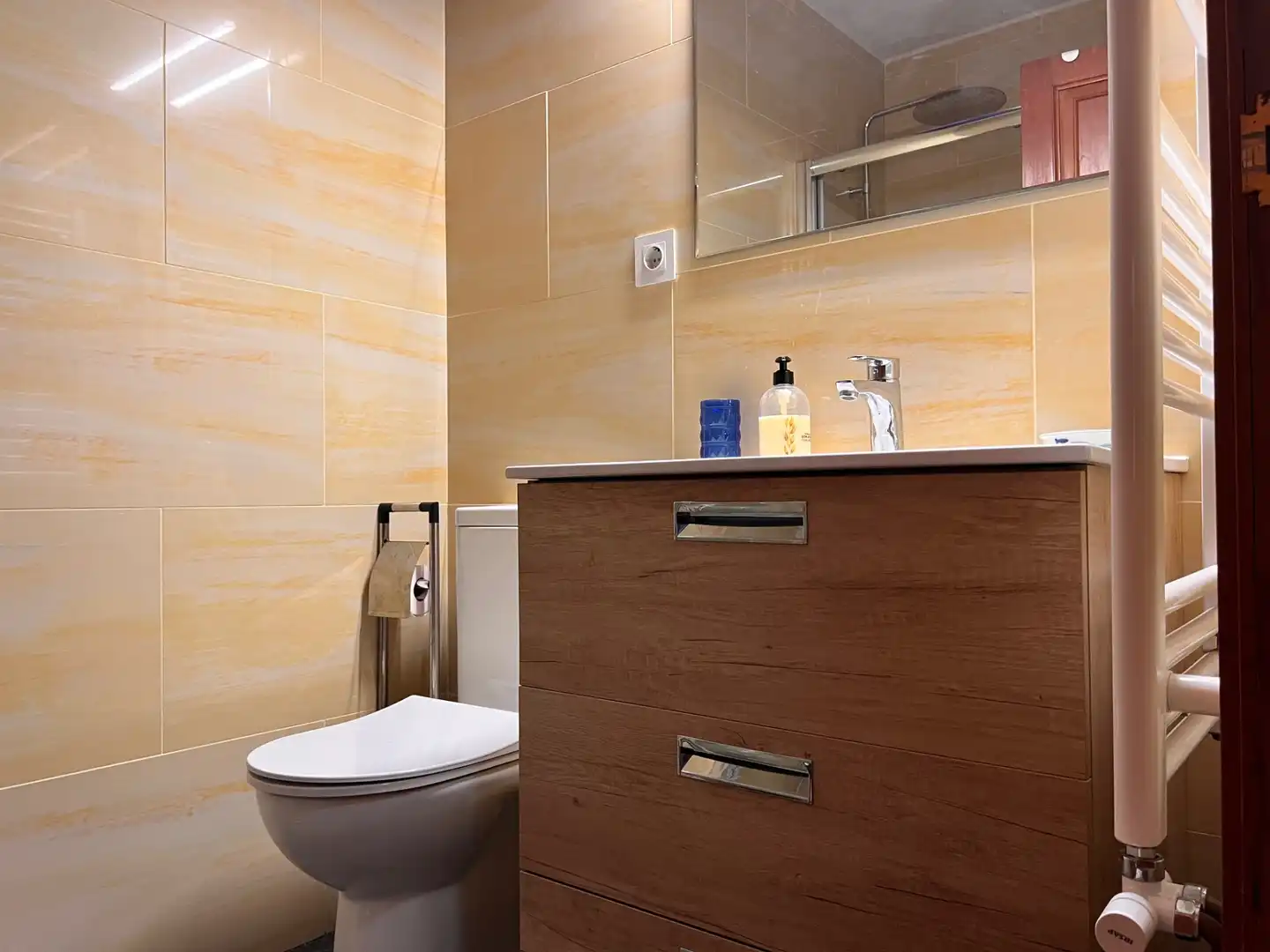 Bany de Casa adosada en venda en Vilassar de Dalt amb Calefacció, Jardí privat i Terrassa