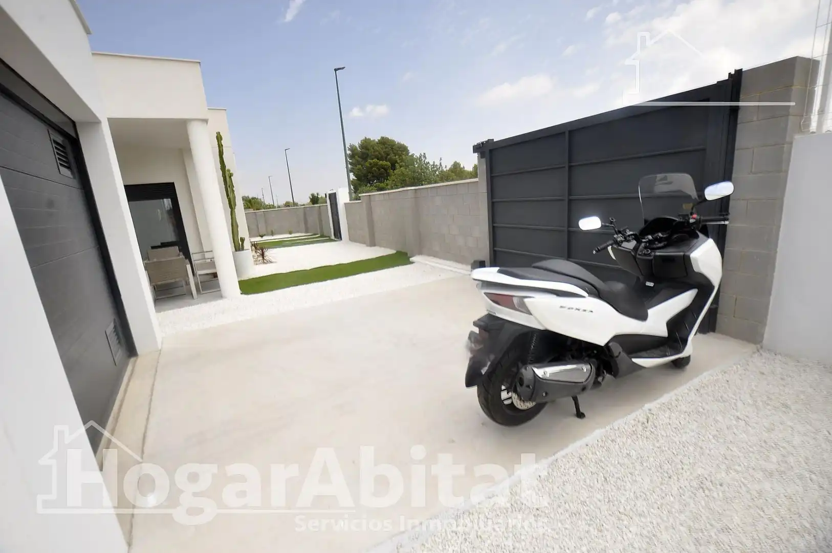 Vista exterior de Casa o xalet en venda en Riba-roja de Túria amb Aire condicionat, Terrassa i Traster