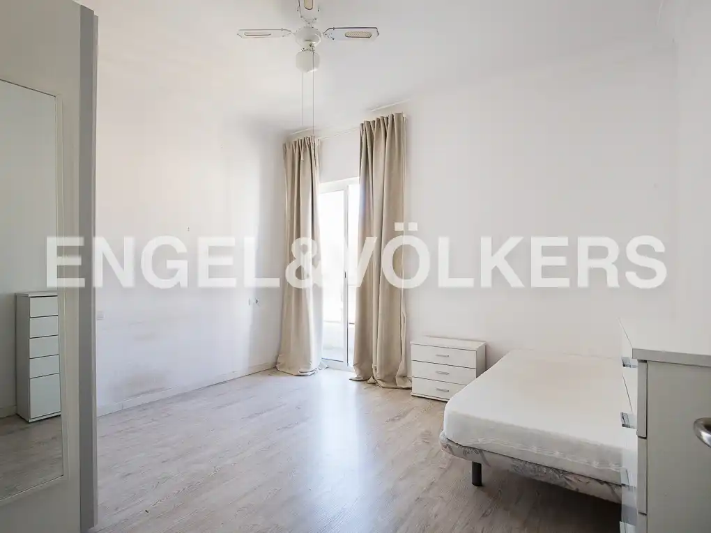 Habitación de Piso de alquiler en Valencia con Aire acondicionado, Calefacción y Balcón