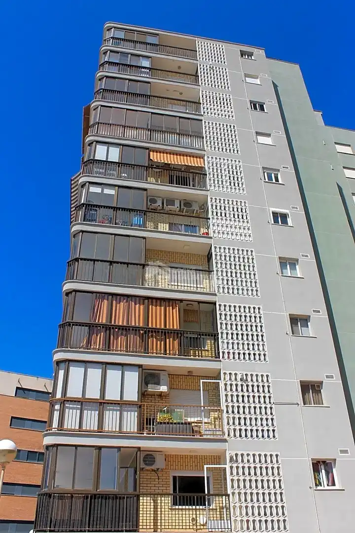 Vista exterior de Apartamento de alquiler en Benicasim / Benicàssim con Terraza, Piscina y Piscina comunitaria