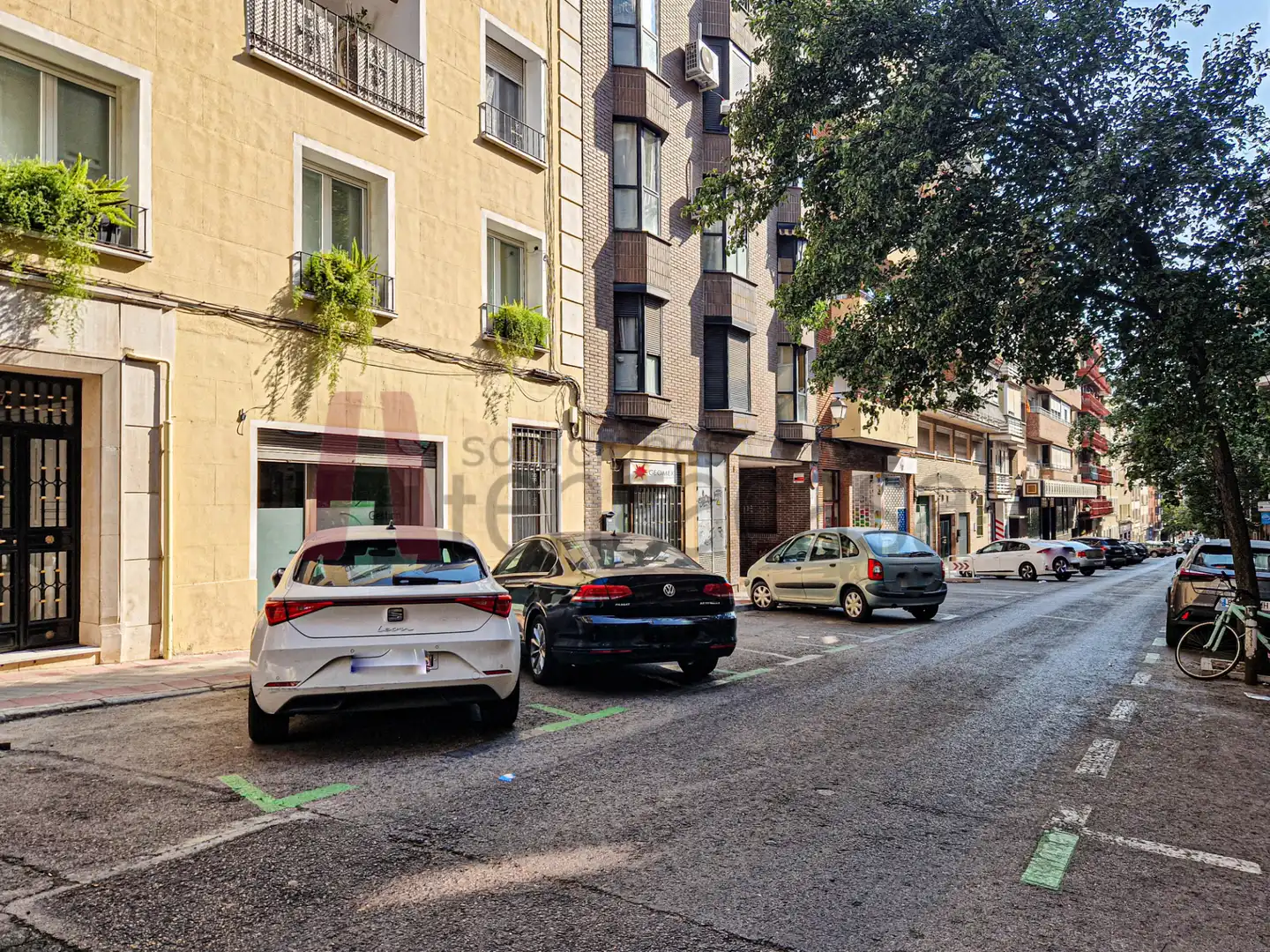 Außenansicht von Garage zum Verkauf in Madrid