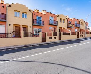 Vista exterior de Casa adosada en venda en Los Silos amb Terrassa