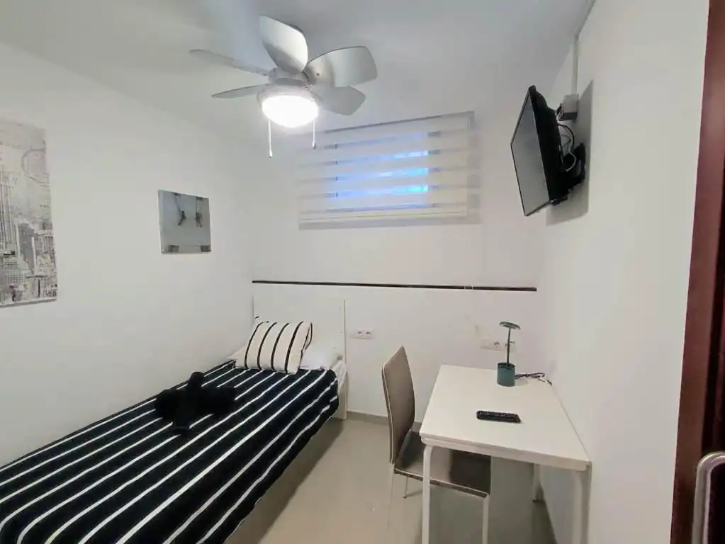 Schlafzimmer von Erdgeschoss zur Miete in Adeje mit Terrasse und Möbliert