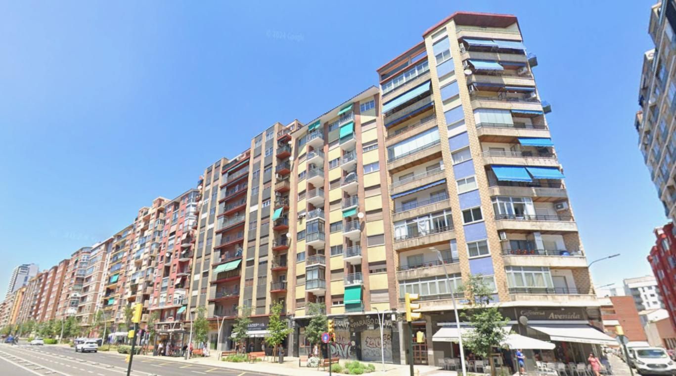 Flat for sale in De Navarra, Barrio del Ave