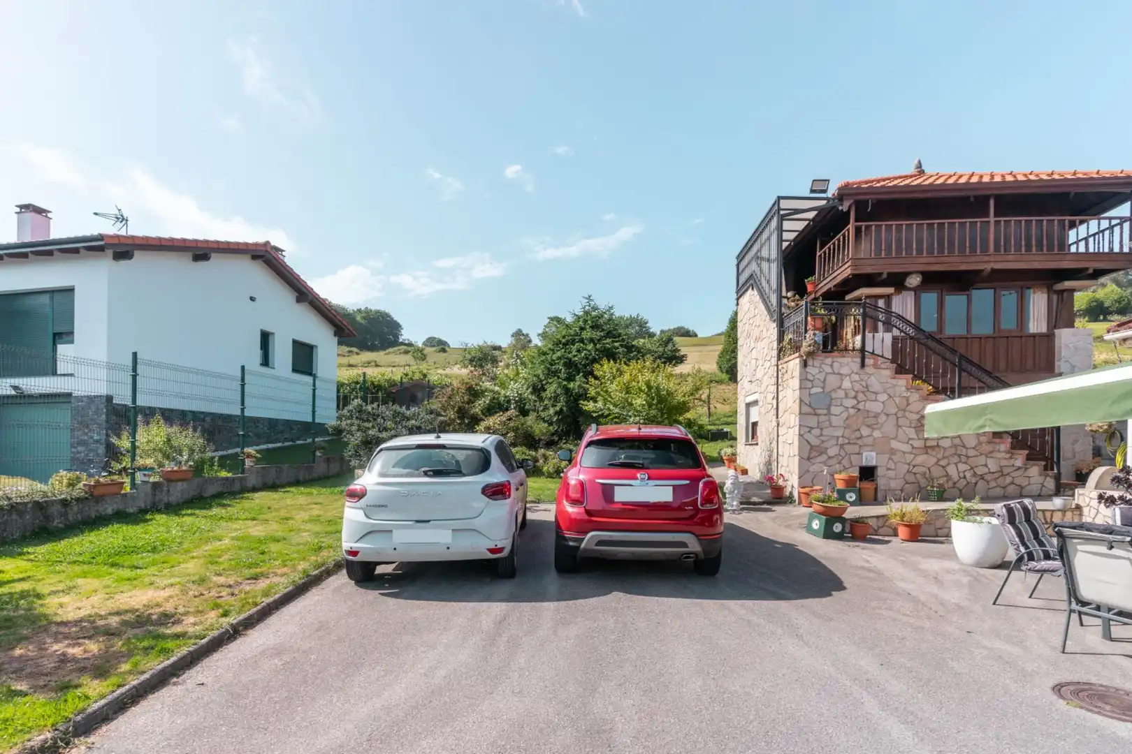 Aparcament de Casa o xalet en venda en Muros de Nalón amb Calefacció, Jardí privat i Terrassa