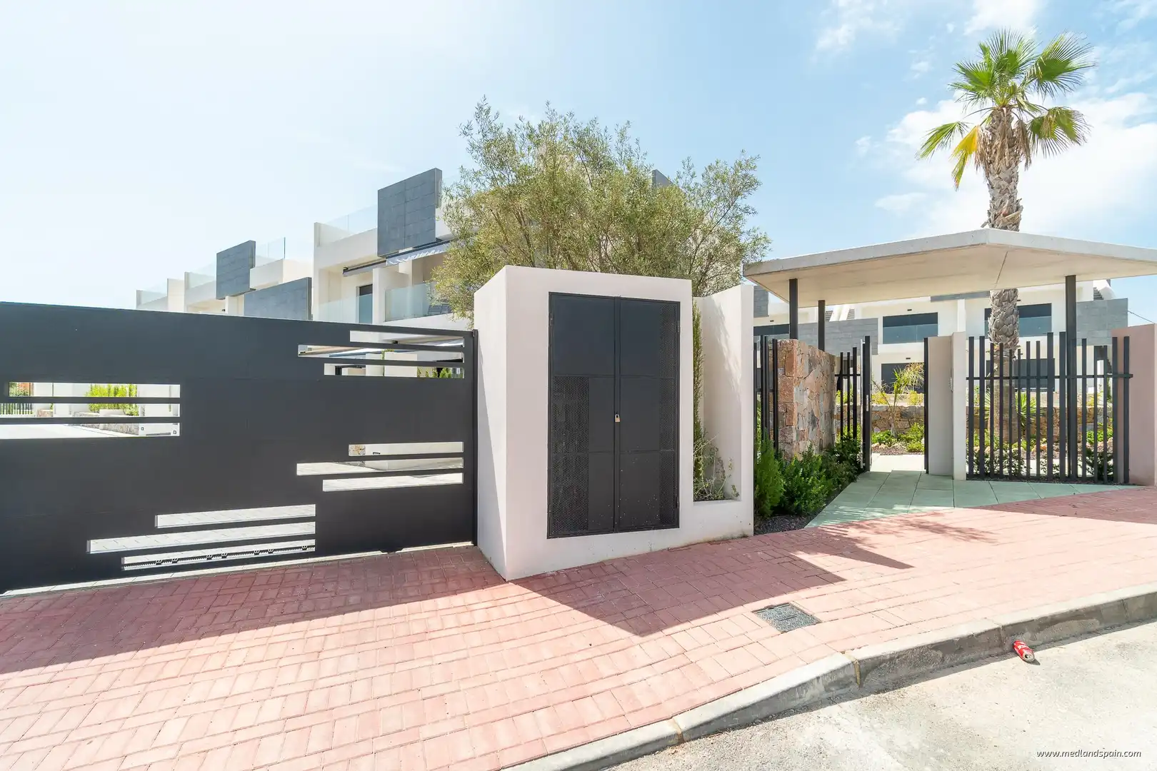 Vista exterior de Apartamento en venta en Torrevieja con Jardín privado, Terraza y Piscina comunitaria