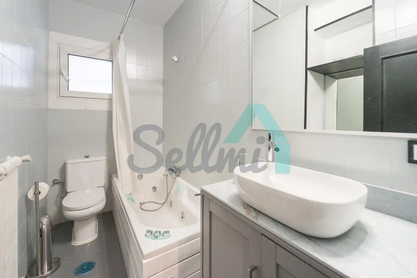 Baño de Piso en venta en Oviedo  con Calefacción, Parquet y Terraza