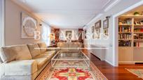 Living room of Flat for sale in  Barcelona Capital  with Air Conditioner, Heating and Parquet flooring