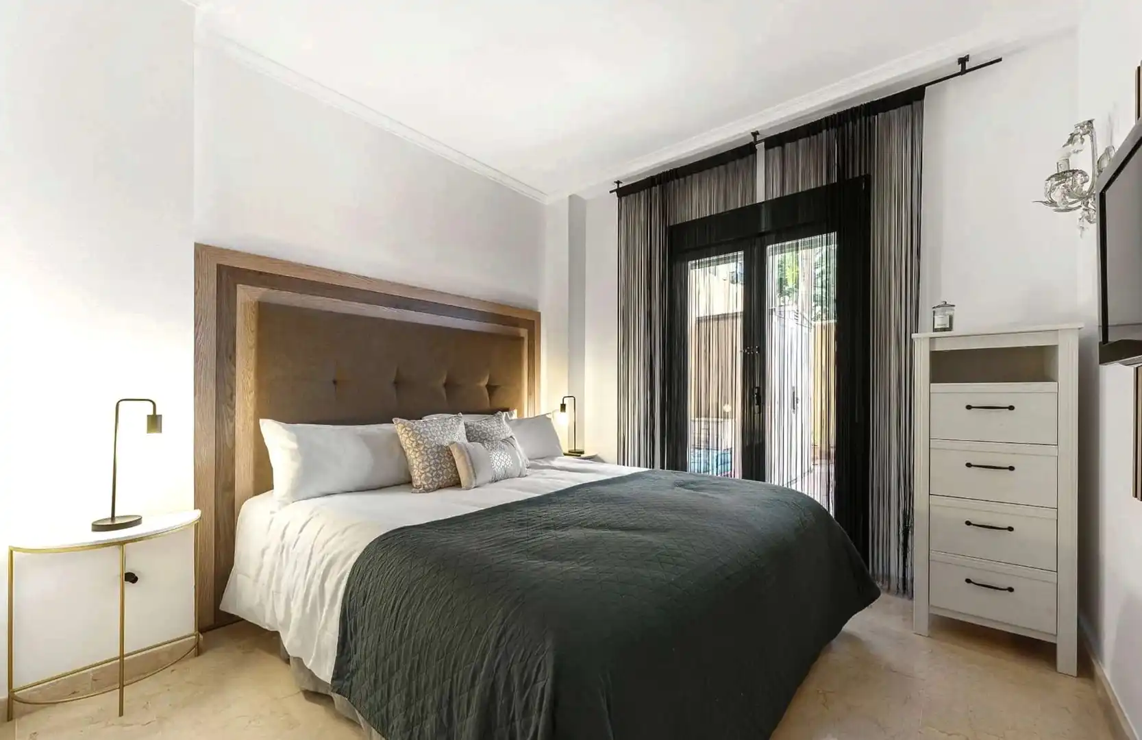 Dormitori de Apartament de lloguer en Marbella amb Aire condicionat, Calefacció i Terrassa