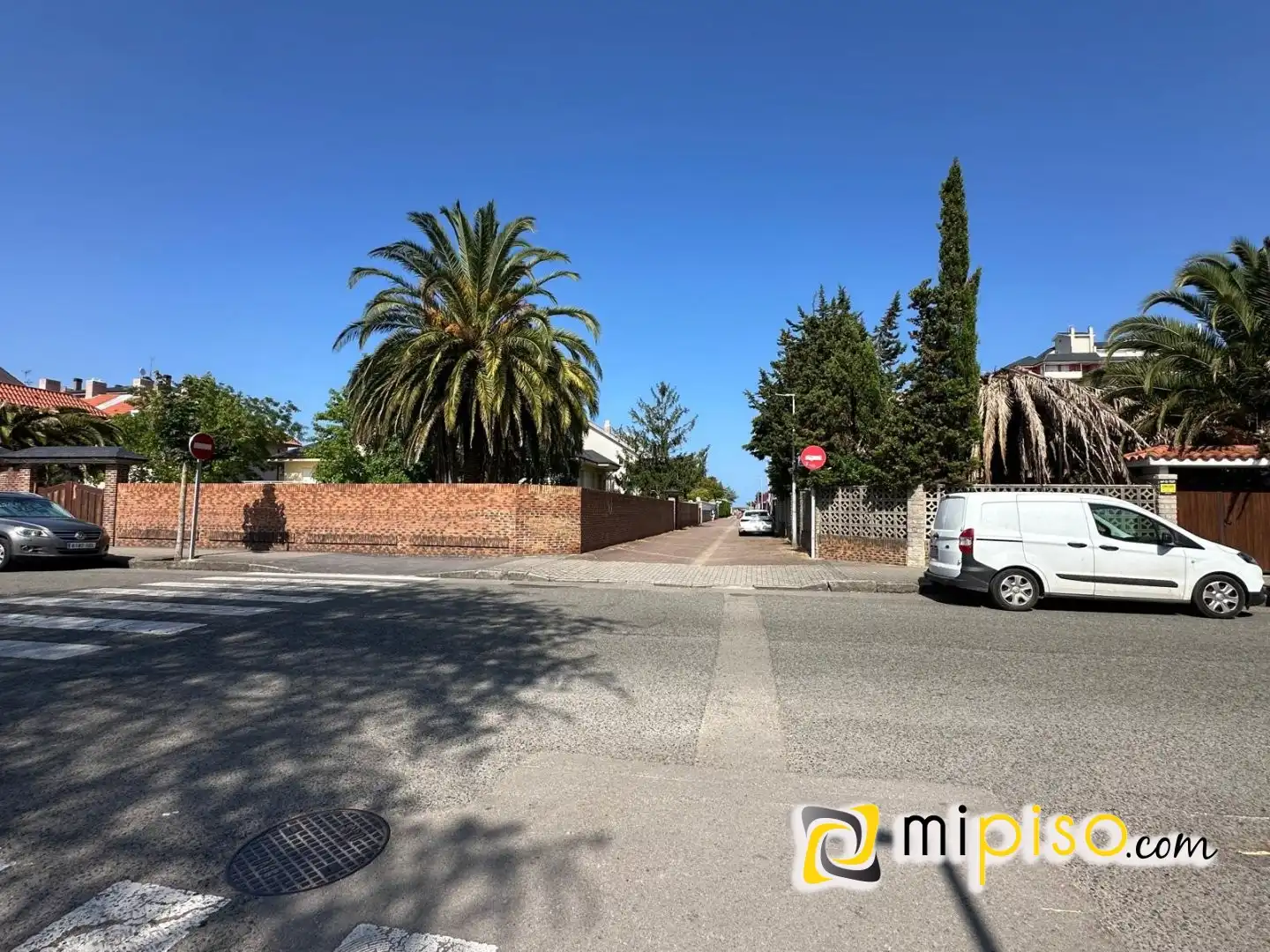Vista exterior de Pis de lloguer en Laredo amb Calefacció, Terrassa i Moblat