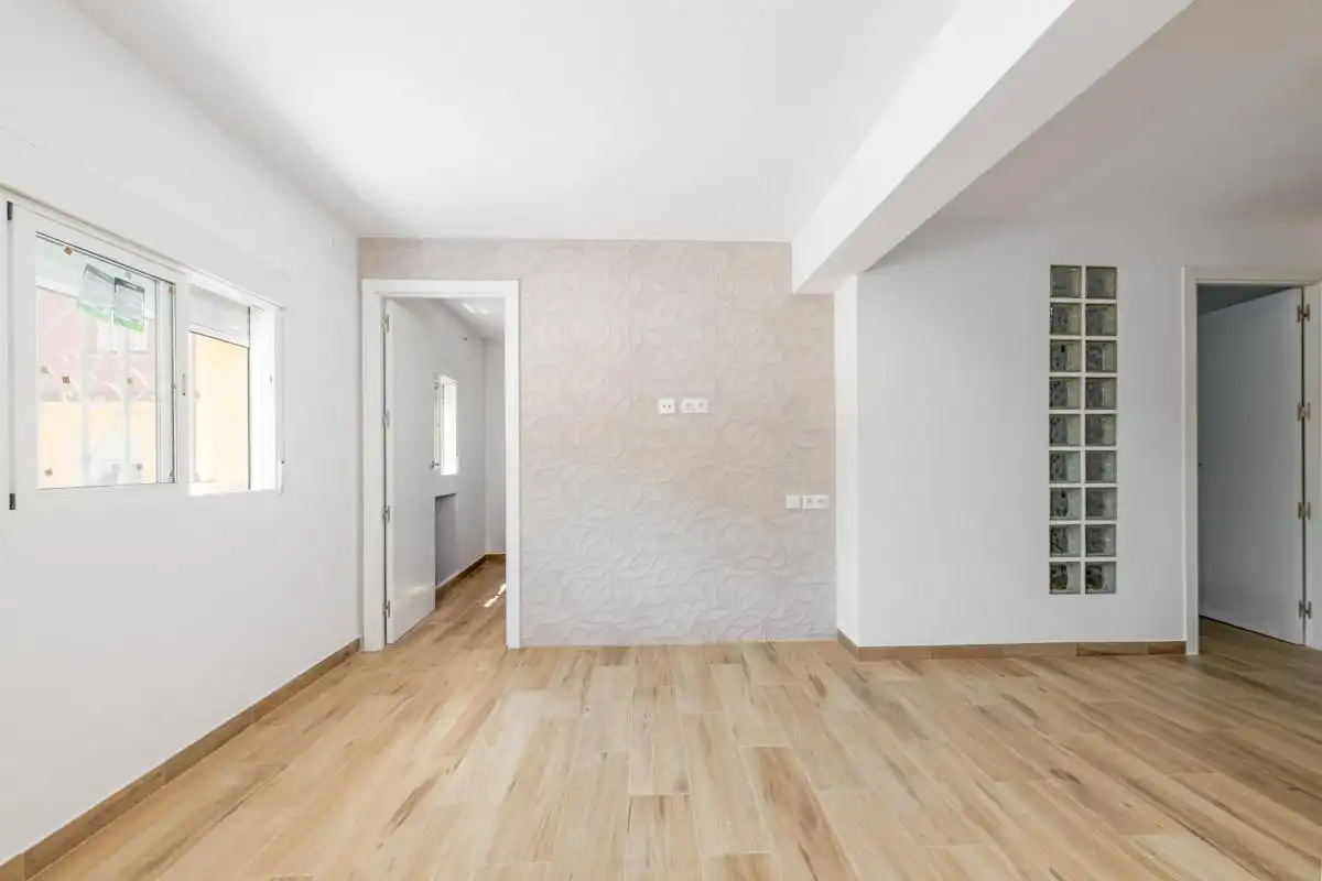 Planta baja en venta en Sevilla con Calefacción