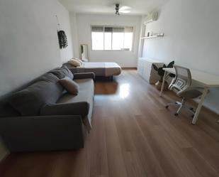 Living room of Flat to rent in  Granada Capital  with Air Conditioner, Heating and Storage room