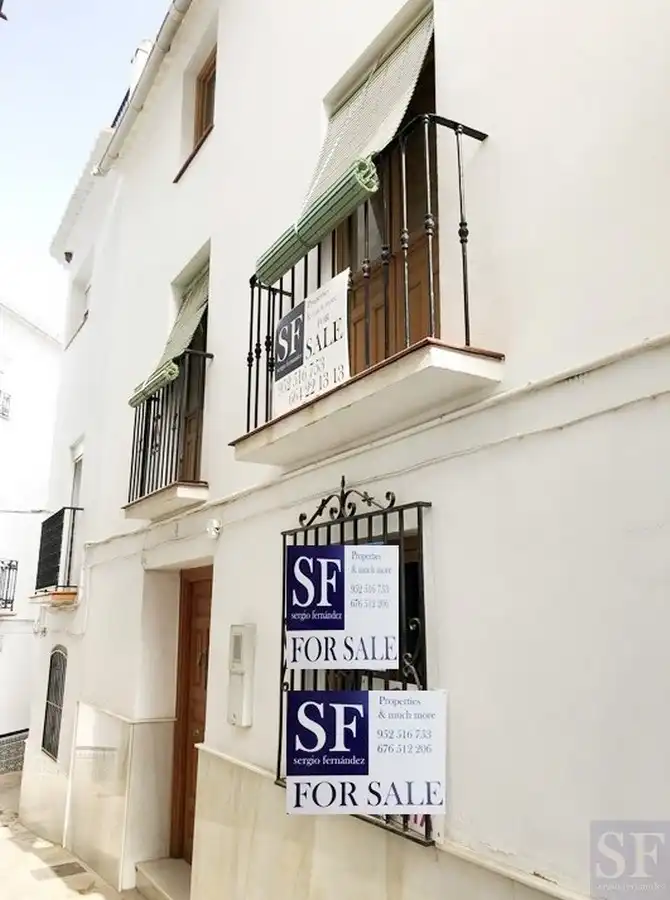 Adossat en venda a Cómpeta